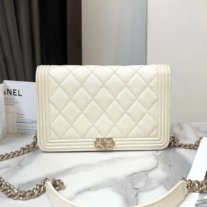 Túi xách đeo chéo Chanel White Quilted Leather Boy Woc Bag Màu Trắng - Thời trang Pháp