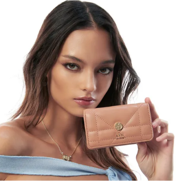 Ví nữ cầm tay Lyn Iris Short Wallet LL24FWF015 màu Nude - QUÀ TẶNG HÀNG HIỆU